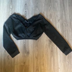 White Fox Boutique black cropped sweatshirt size medium